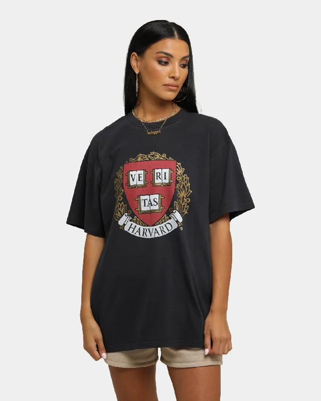 NATIONAL COLLEGIATE ATHLETIC ASSC Harvard University Team Crest Vintage T-Shirt Vintage Black Fashionable Trendy Casual NATIONAL COLLEGIATE ATHLETIC ASSC Harvard University Team Crest Vintage T-Shirt Vintage Black Fashionable Trendy Casual
