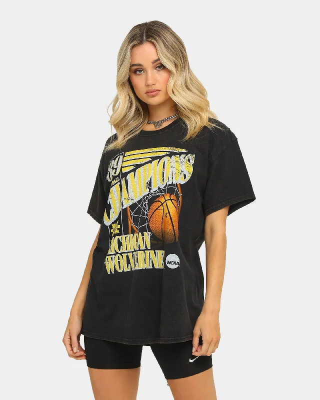 NATIONAL COLLEGIATE ATHLETIC ASSC Michigan Wolverine Vintage Basketball Slam T-Shirt Vintage Black Beaded Sequined Faux Fur NATIONAL COLLEGIATE ATHLETIC ASSC Michigan Wolverine Vintage Basketball Slam T-Shirt Vintage Black Beaded Sequined Faux Fur