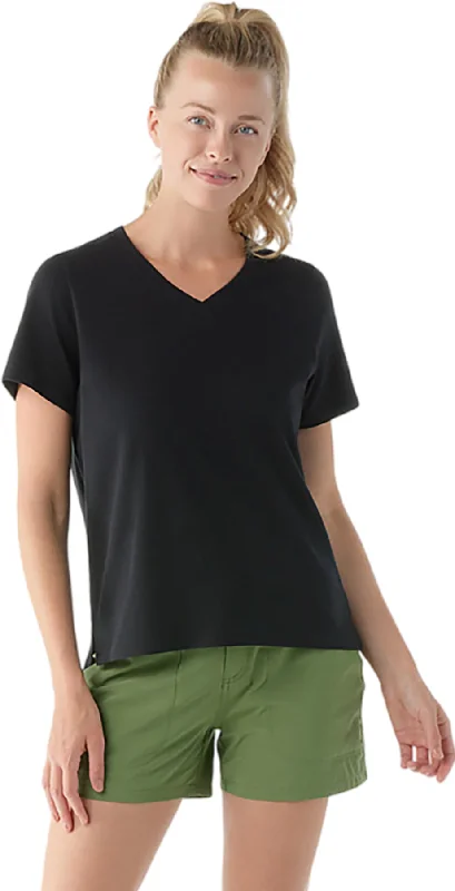 Perfect V-Neck Short Sleeve Tee - Women's|-|T-shirt à manches courtes et col en V Perfect - Femme Print Jacquard Patchwork Perfect V-Neck Short Sleeve Tee - Women's|-|T-shirt à manches courtes et col en V Perfect - Femme Print Jacquard Patchwork