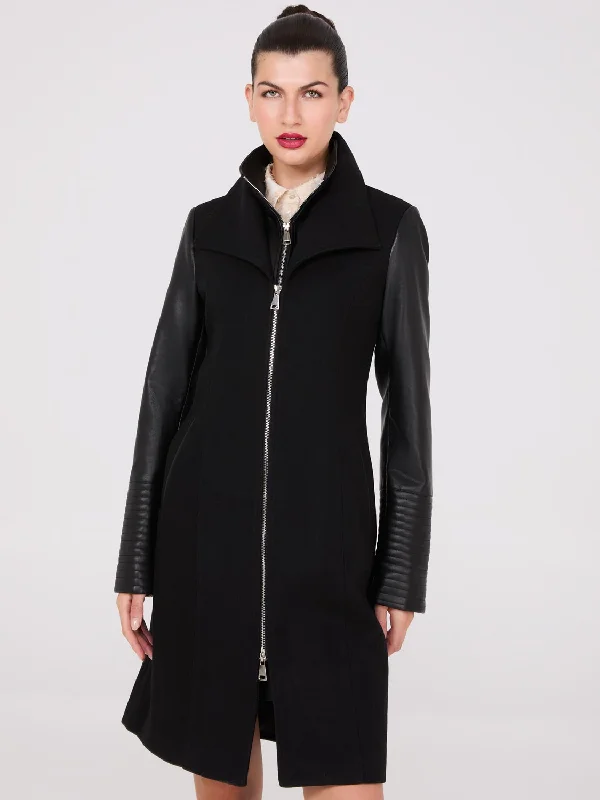 Mid-Length Coat With Faux Leather Details Cozy Knitted Poncho