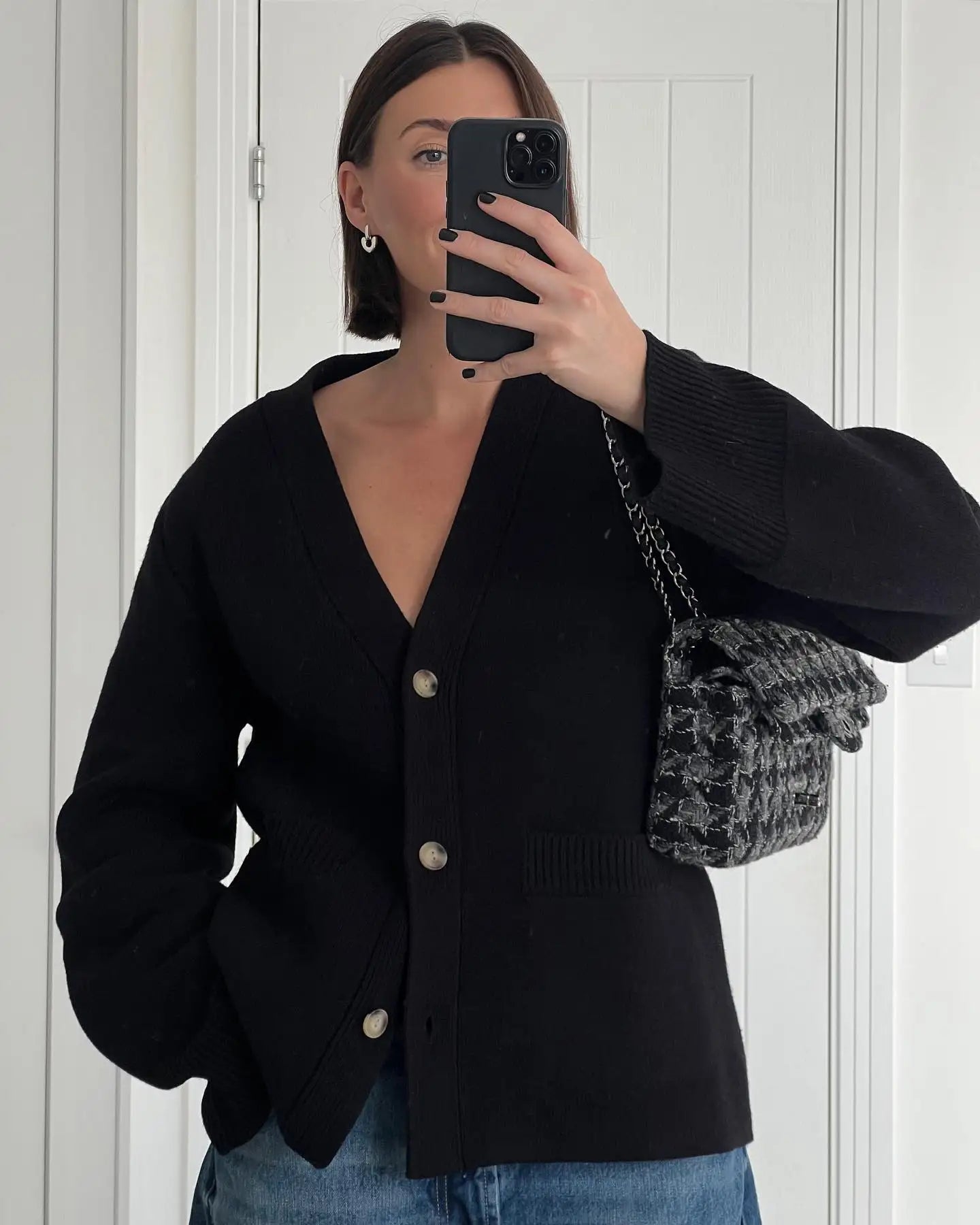 02 black